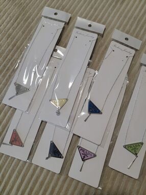 1pc Stylish Triangular Pendant Necklace